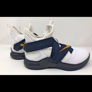 Nike ID Lebron Soldier XII Basketball Women Shoes